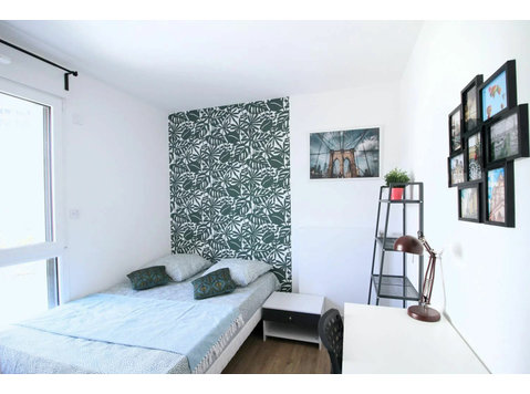 Co-living : 12m² bedroom - For Rent