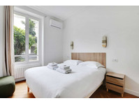 Elegance and Tranquility: Modern 3-Bedroom Apartment in… - K pronájmu
