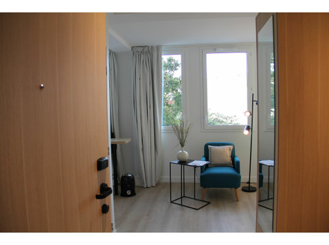 Furnished suite with garden view, rooftop, garden, gym,… - Til leje