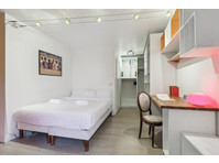 ID 402 entire 1 bedroom apartment with terrace at Clichy - Annan üürile