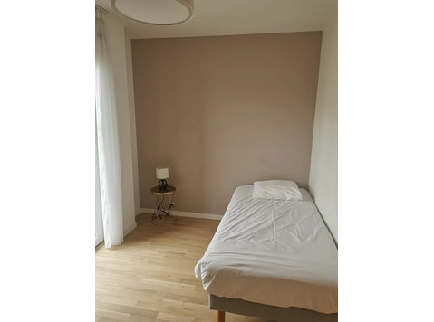 Neat, beautiful apartment  of two bedrooms (Puteaux) - De inchiriat