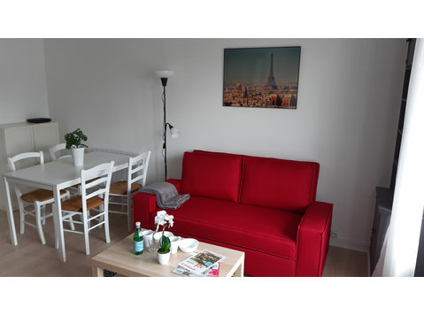 Olympics / JO - 360 sq. ft. 2-room furnished apartment - 	
Uthyres