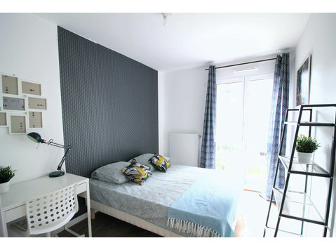Private bedroom in shared apartment - À louer