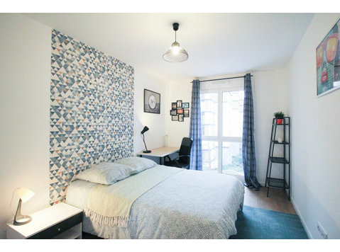 Private bedroom in shared flat - À louer