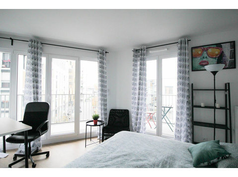 Co-living : Private bedroom in shared flat - À louer