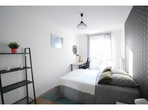Private bedroom in shared flat - Zu Vermieten