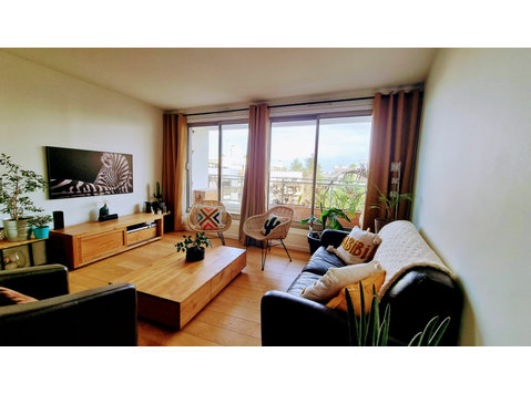 Quiet 4 room apartment with 3 bedroom in the racecourse area - For Rent