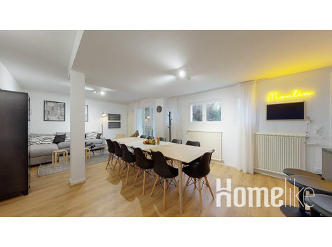 300m2 coliving house in Bagnolet - 11 rooms and studios -… - דירות