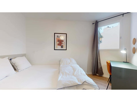 Asnières Zola 6 - Private Room (4) - Apartamente