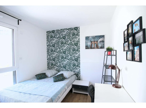 Cosy and quiet room  12m² - Apartemen