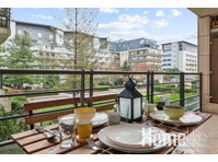 ID 402 entire 1 bedroom apartment with terrace at Clichy - Lejligheder
