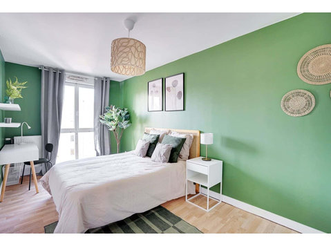 Move into this contemporary 14 m² room in coliving just… - Wohnungen