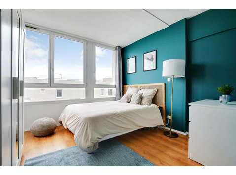 Move into this natural 12 m² room in coliving for rent at… - Διαμερίσματα
