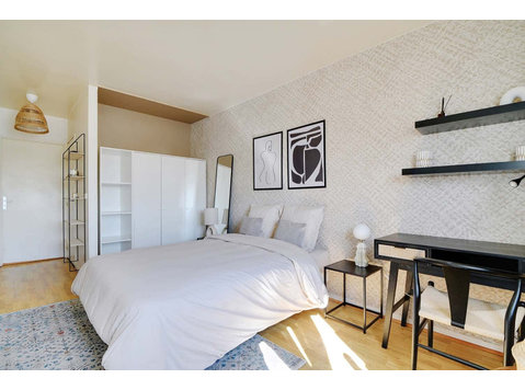 Move into this nice 13 m² room in coliving in Puteaux - Квартиры