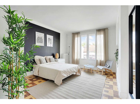 Move into this pleasant 17 m² room in the city center - Apartemen