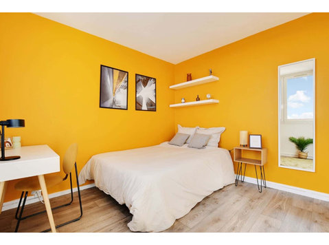 Move into this radiant 11 m² room available for coliving… - Apartamente