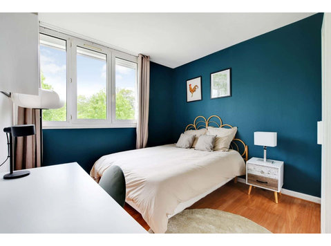 Move into this trendy 10 m² room in coliving for rent at… - Apartments