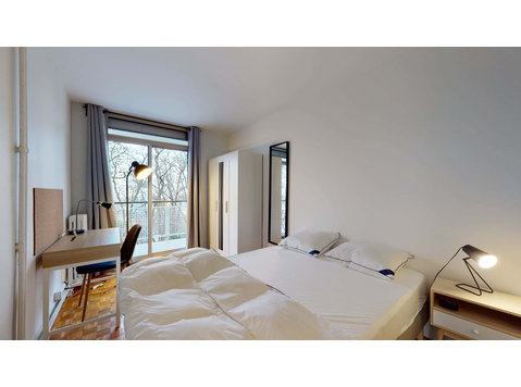 Palaiseau Ardenay 2 - Private Room (2) - 	
Lägenheter