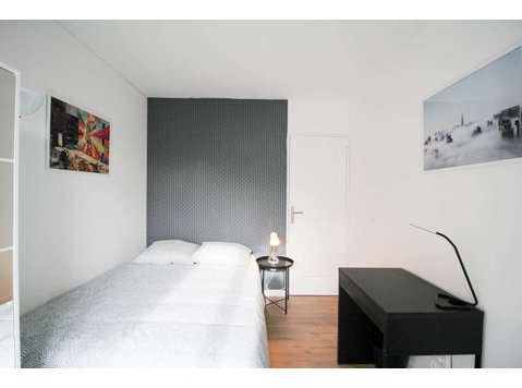 Pleasant and bright bedroom  10m² - Leiligheter