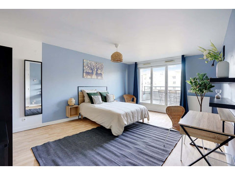 Settle into this 22 m² master bedroom in coliving just… - Apartamentos