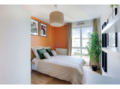 Settle into this cozy 11 m² room in coliving just outside… - Apartamentos