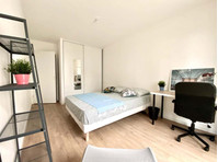 Spacious and bright room  15m² - Appartements