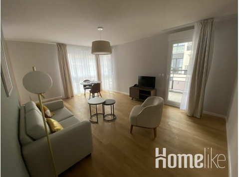 Two bedroom apartment in Issy les Moulineaux - Căn hộ