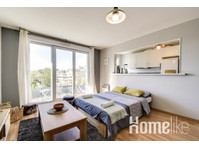 lovely apart with parking and balcony - 아파트