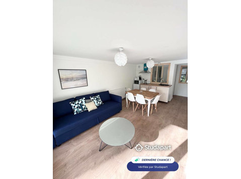 Cet appartement chaleureux comprend 2 chambres lits Queen… - À louer