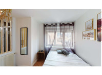 Chambre 1 - SAINT JULIEN - Apartments