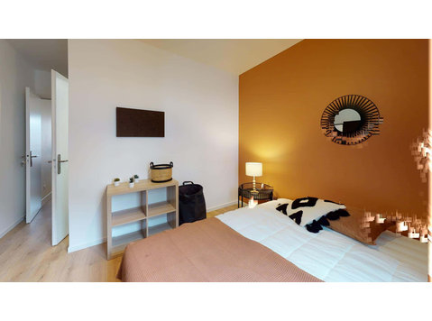 Chambre 3 - GEUFFROY - Appartements