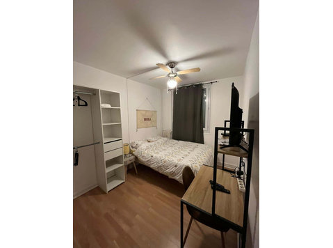 Chambre dans un appartement de 3 chambres - Apartments