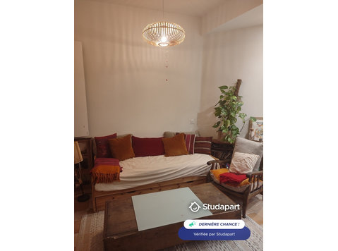 Appartement avec deux chambres
Salle de bain/ cuisine et… - À louer