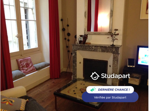 L'appartement est meublé, bien équipé, il possède une… - À louer