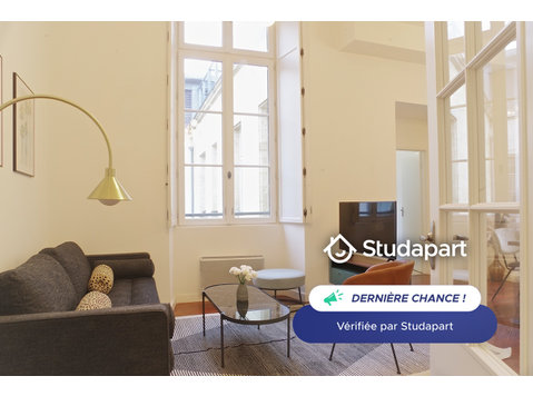 Spécialisés dans la location d’appartements meublés haut de… - À louer