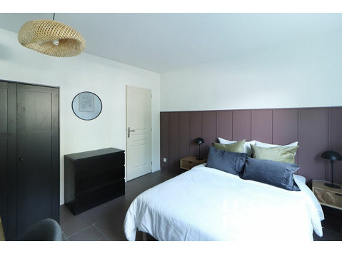 Te huur in coliving nabij Bordeaux! Mooie kamer van 13 m² -… - Woning delen