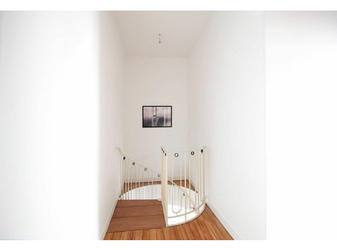 Coliving: Beautiful furnished room in a 160m² house. - Til leje