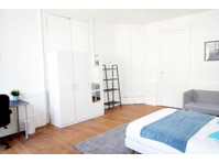 Coliving: Spacious furnished room, ideally located. - Til leje