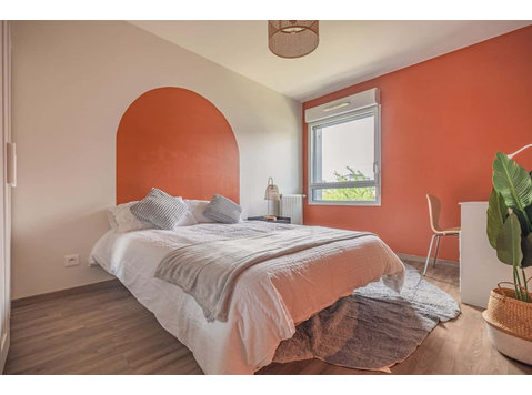 Beautiful 11 m² coliving room for rent in Bordeaux - Apartments