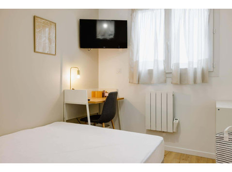 Chambre 1 - JACQUES PREVERT - Apartments