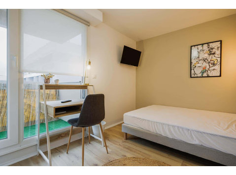 Chambre 2 - JACQUES PREVERT - Apartments