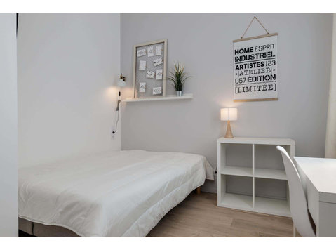 Chambre 7 - AVENUE THIERS - Apartments