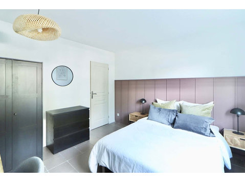 For rent in coliving near Bordeaux! Charming 13 m² room - Dzīvokļi