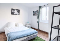 Large comfortable bedroom  17m² - Апартаменти
