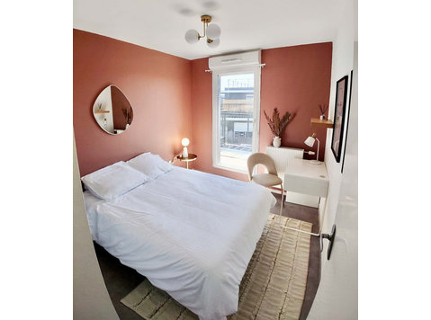 Move into this relaxing 10 m² room in coliving in Bordeaux - Apartments