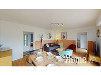 Shared accommodation BORDEAUX - 94 m2 - 5 bedrooms - 12min… - شقق