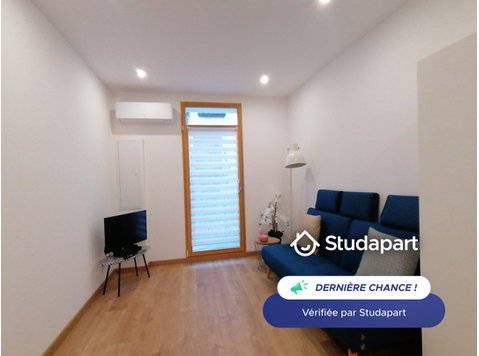 Appartement, refait et équipé à neuf en 2023, en plein cœur… - À louer