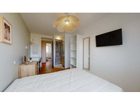 Chambre 5 - GAUCELIN R - Apartments