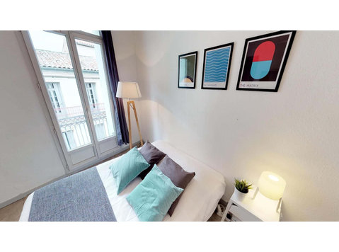 Chambre dans le 17 rue daru - 아파트