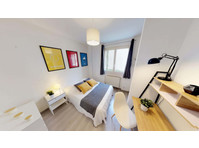 Chambre dans le 49 rue du Faubourg Saint Jaumes - Apartments